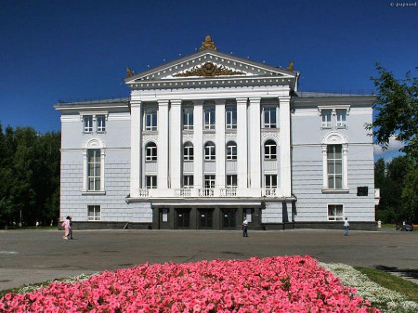 Театр оперы и балета им. П. И. Чайковского