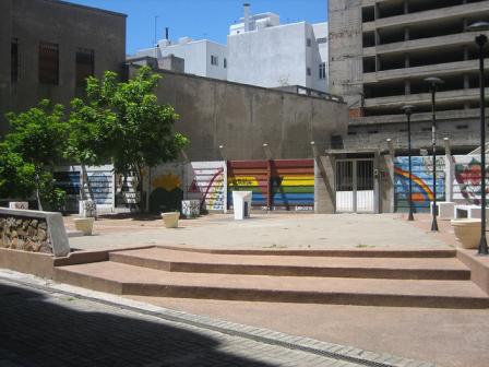 Plaza y monolito de la diversidad sexual
