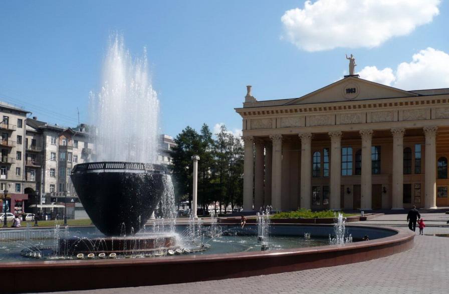 Фонтан у Драмтеатра