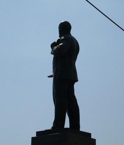 Памятник Ленину