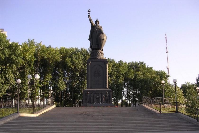Памятник князю Владимиру