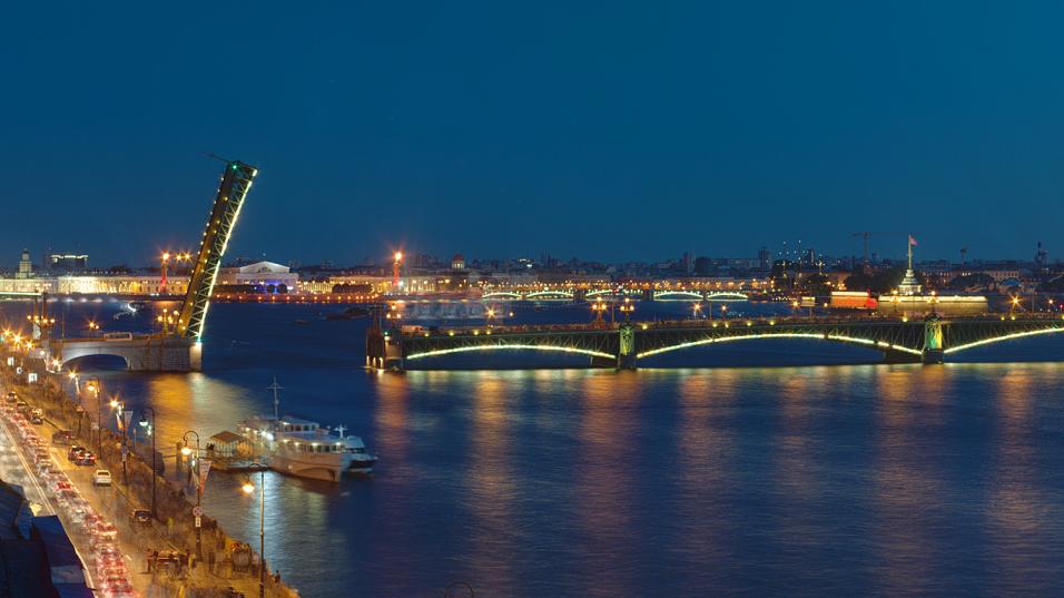 Троицкий мост (река Нева)