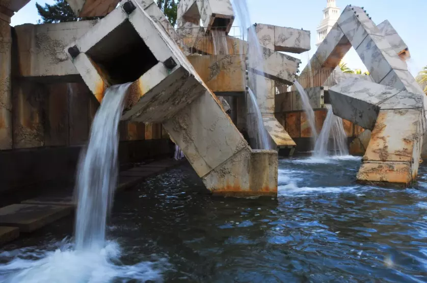 Vaillancourt Fountain