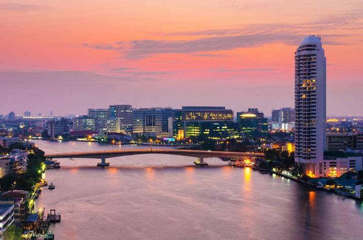 Phra Pokklao Bridge